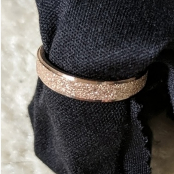 Rose-Gold Frosted Ring - New - Picture 3 of 4